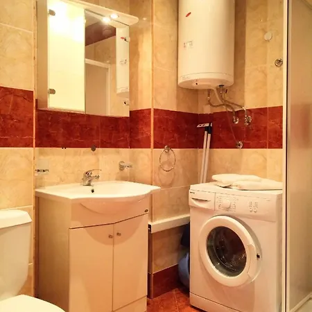 Family Apartament Crown-bastetbs Daire