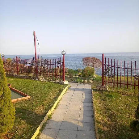 Family Apartament Crown-bastetbs Daire *